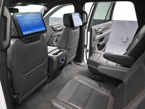 Used 2023 Chevrolet Tahoe Z71 w/ Luxury Package AWD/4WD image 41
