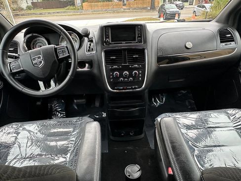 Used 2017 Dodge Grand Caravan SE image 15