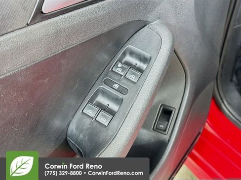 Used 2014 Volkswagen Jetta SE image 15