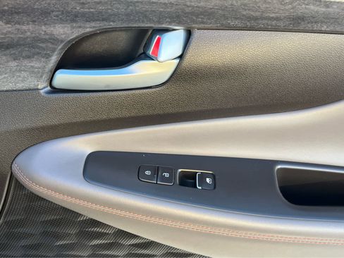 Used 2019 Hyundai Santa Fe Limited image 17