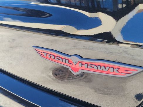 Used 2025 Jeep Compass Trailhawk w/ Trailhawk Elite Group image 9