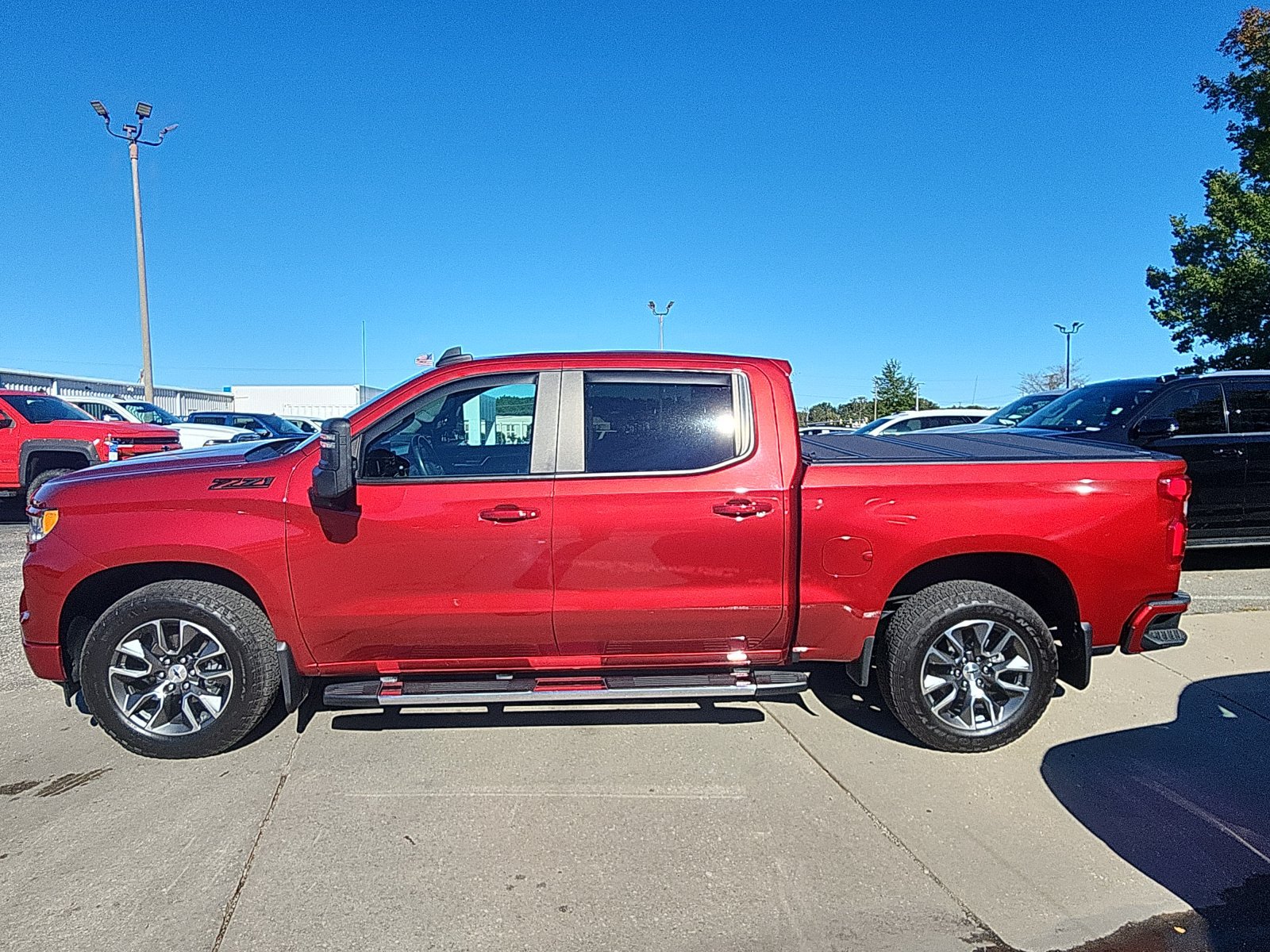 Used 2023 Chevrolet Silverado 1500 RST AWD/4WD image 2