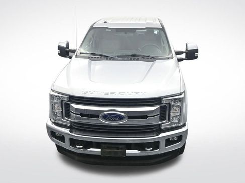 Used 2018 Ford F250 XLT w/ XLT Premium Package image 23