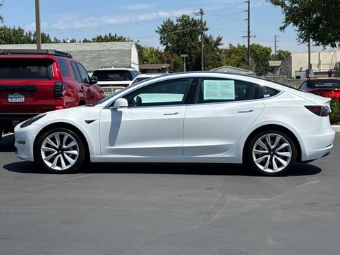 Used 2020 Tesla Model 3 Standard Range RWD image 9