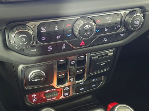 New 2026 Jeep Wrangler Unlimited Rubicon w/ Steel Bumper Group image 24