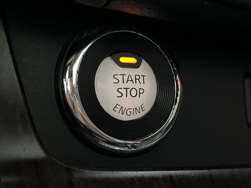 Used 2019 Nissan Murano Platinum w/ Cargo Package image 30