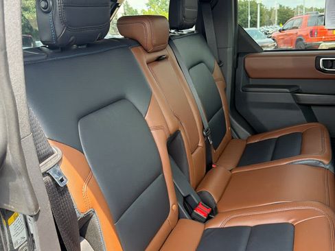 Used 2024 Ford Bronco Outer Banks AWD/4WD image 11