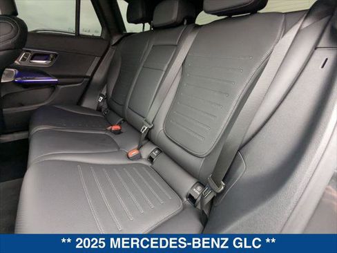Used 2025 Mercedes-Benz GLC 300 image 21