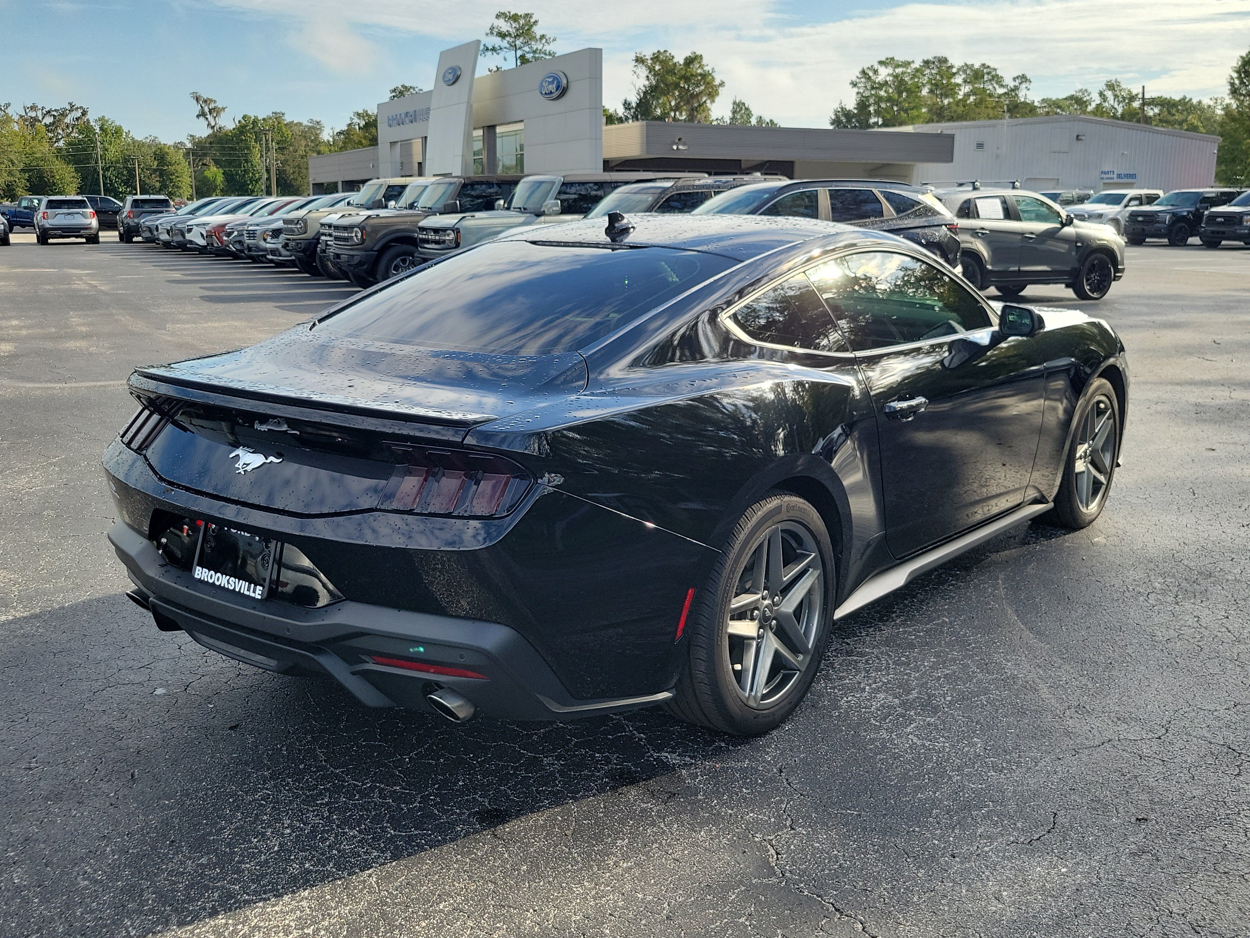 Used 2025 Ford Mustang Premium RWD image 2