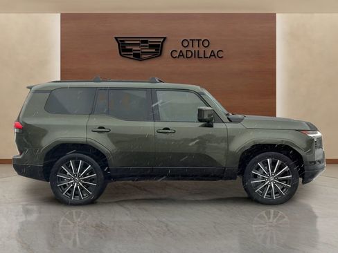 Used 2024 Lexus GX 550 image 6