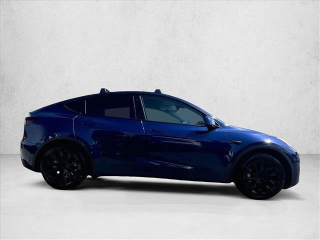Used 2022 Tesla Model Y Long Range AWD/4WD image 5