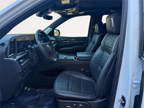 Used 2023 Cadillac Escalade ESV Sport Platinum w/ LPO, ONYX Package image 9