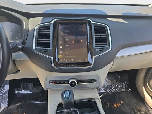 Used 2016 Volvo XC90 T6 Momentum w/ Vision Package AWD/4WD image 25