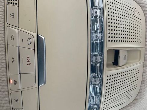 Used 2020 Mercedes-Benz GLC 300 w/ Premium Package image 22