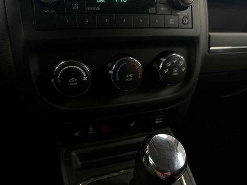 Used 2016 Jeep Patriot High Altitude FWD image 16