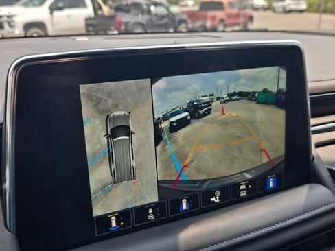 Used 2022 Chevrolet Tahoe Z71 w/ Luxury Package AWD/4WD image 12