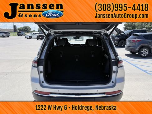 Used 2024 Jeep Grand Cherokee Limited 4xe AWD/4WD image 11