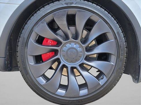 Used 2023 Tesla Model Y Performance AWD/4WD image 21