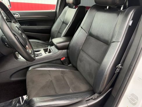 Used 2018 Jeep Grand Cherokee Altitude AWD/4WD image 37