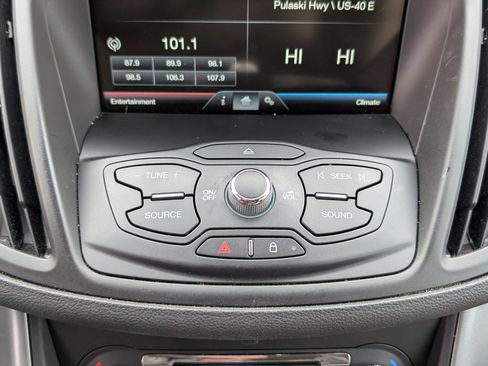 Used 2015 Ford Escape SE w/ Equipment Group 201A image 26