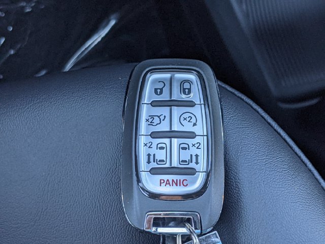 New 2026 Chrysler Pacifica Select FWD image 26
