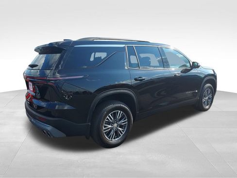 Used 2025 Chevrolet Traverse LT w/ Driver Confidence Package AWD/4WD image 5