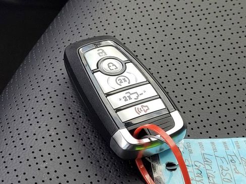 New 2026 Ford F250 Lariat w/ Chrome Package image 27