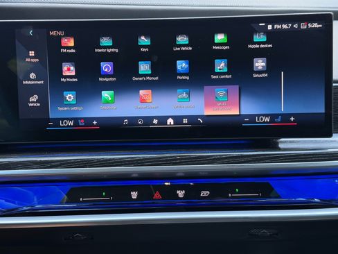 Used 2023 BMW 740i w/ Executive Package RWD image 29