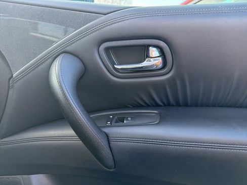 Used 2022 Nissan Armada SV image 25