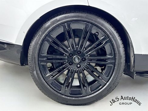 Used 2025 Land Rover Range Rover Long Wheelbase SE AWD/4WD image 41