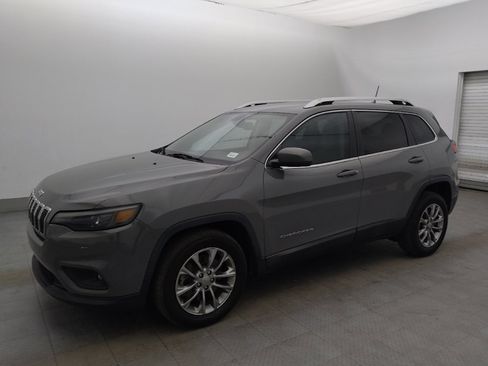 Used 2020 Jeep Cherokee Latitude Plus w/ Comfort/Convenience Group FWD image 2