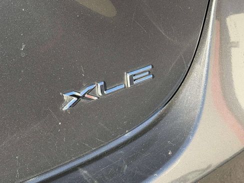 Used 2018 Toyota Avalon XLE image 6