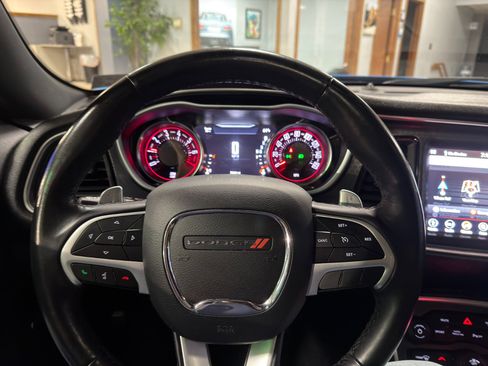 Used 2018 Dodge Challenger GT image 31