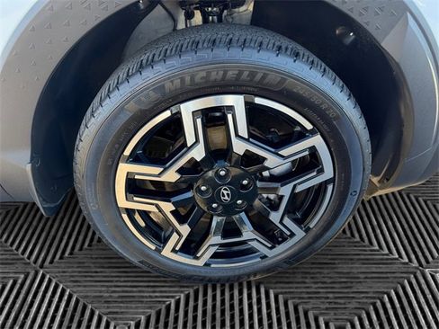 Used 2025 Hyundai Santa Cruz Limited image 14