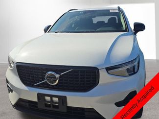Used 2024 Volvo XC40 B5 Plus w/ Climate Package video 2