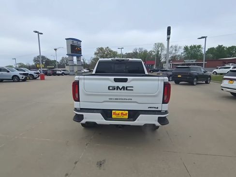 Used 2021 GMC Sierra 1500 AT4 w/ AT4 Premium Package AWD/4WD image 3