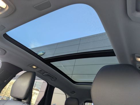 Certified 2025 Volvo XC60 B5 Plus image 24