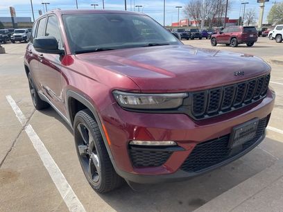 Used 2023 Jeep Grand Cherokee Limited w/ Black Appearance Package