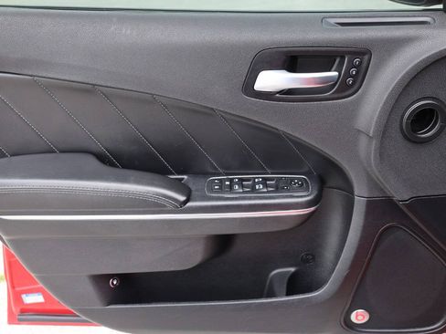 Used 2017 Dodge Charger R/T Scat Pack w/ Beats Audio Group RWD image 12