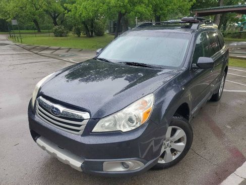 Used 2011 Subaru Outback 2.5i Limited AWD/4WD image 2