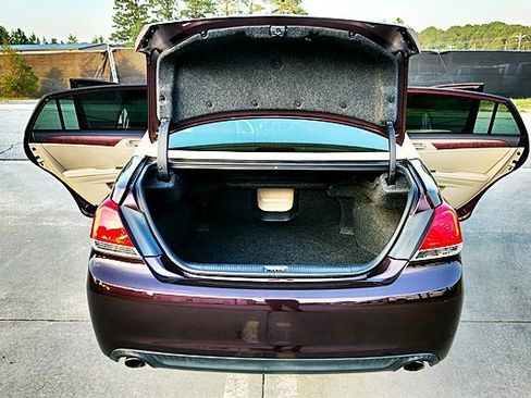 Used 2011 Toyota Avalon FWD image 22