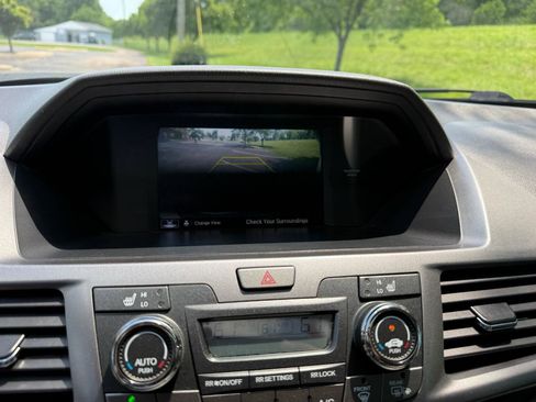 Used 2014 Honda Odyssey Touring Elite image 5