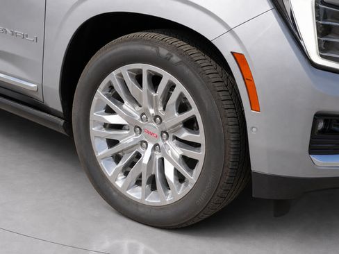 Used 2026 GMC Yukon Denali w/ Sun & Power Step Package RWD image 8
