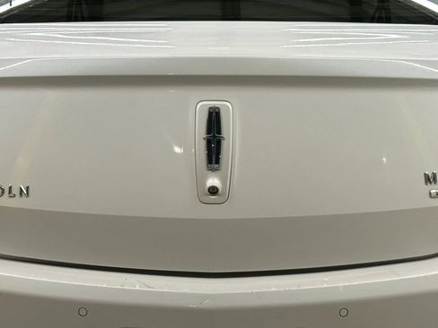 Used 2013 Lincoln MKS AWD image 11