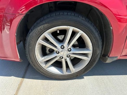 Used 2013 Dodge Avenger SXT FWD image 2