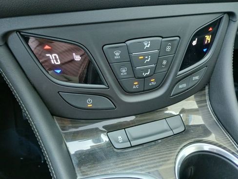 Used 2019 Buick Envision Essence image 22