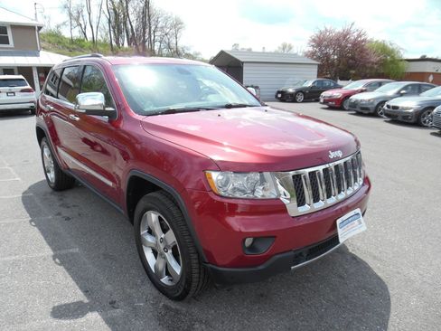 Used 2013 Jeep Grand Cherokee Overland AWD/4WD image 8