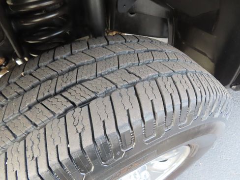 Used 2018 RAM 2500 Tradesman w/ Chrome Appearance Group image 12