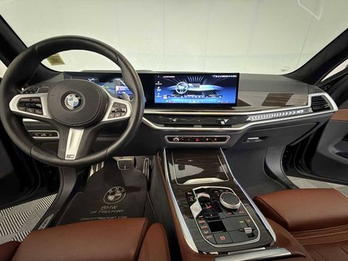 Certified 2024 BMW X7 xDrive40i w/ M Sport Package AWD/4WD image 17