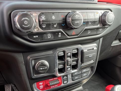 Used 2021 Jeep Wrangler Unlimited Rubicon AWD/4WD image 40